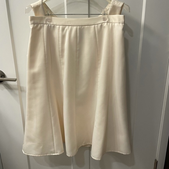 Amanda Smith 3-piece suit - Picture 3 of 4